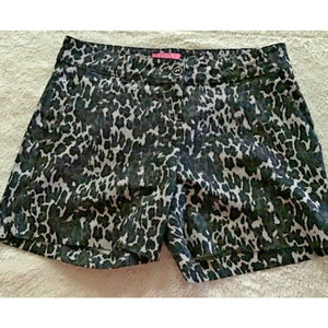 Isaac Mizrahi Women Size 10 Shorts Animal Print
